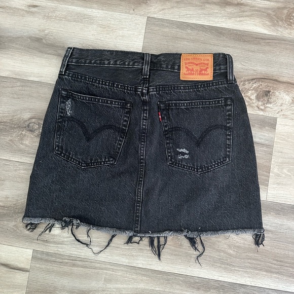 BLACK DENIM LEVI SKIRT - Picture 2 of 3